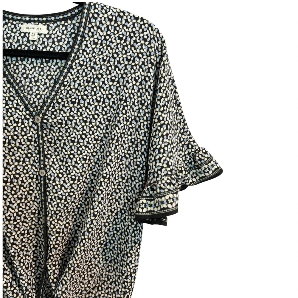 Max Studio Black Floral Tie Front Ruffle Sleeve Blouse Women XS Leaf Print VNeck